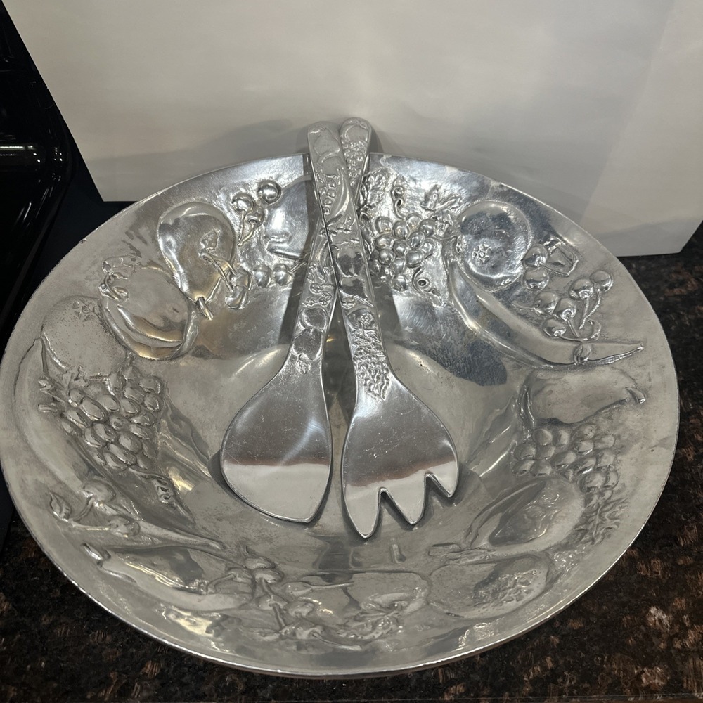 Wilton Armetale Large Pewter Fruit Embossed Serving Bowl Platter 16" 366104